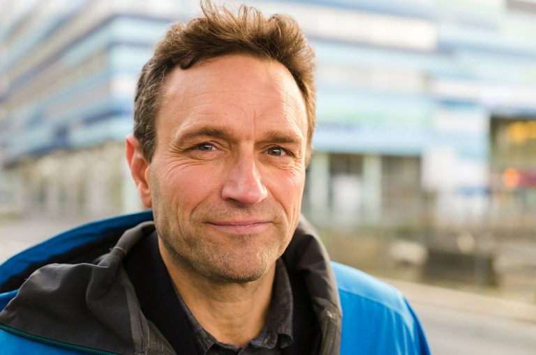 MDG-lederen støtter joint-stunt og mener cannabis ikke er spesielt farlig