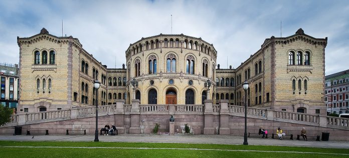 Stortinget i_Oslo. Foto: gcardinal/ Wikimedia Commons