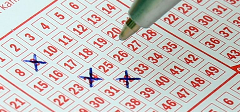 Jakter person som vant nesten 10 milliarder kroner i lotto