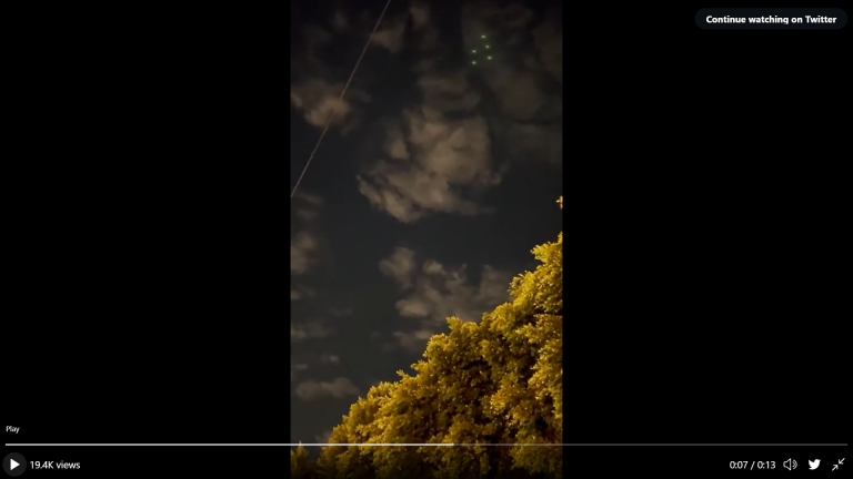 UFO eller droner? Merkelige lys fanget på kamera over Texas