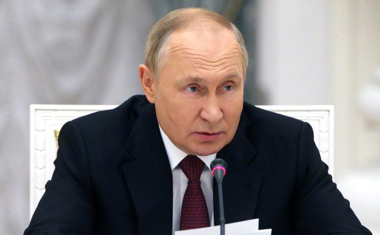 Putin bekrefter bombing av Kyiv