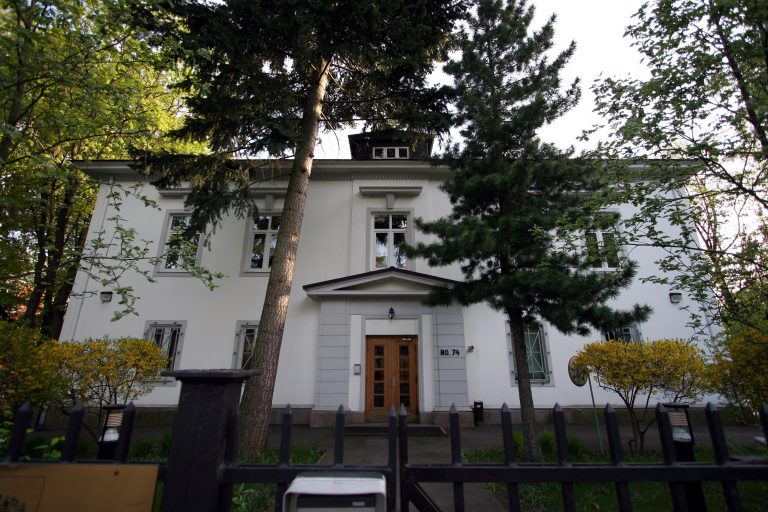 Den russiske ambassaden mener Norge driver politisk bestilt spionmani