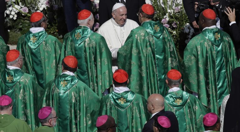 Pave Frans sier porno er en last også for prester og nonner: – Djevelen kommer inn derfra