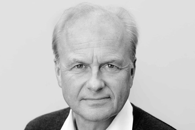 Skårderud varsler søksmål mot staten: – Jeg mistet alt