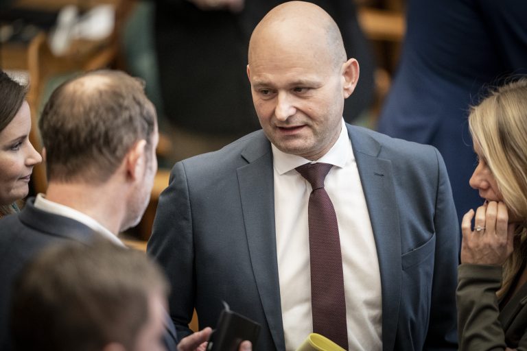 Dansk partileder (52) døde brått
