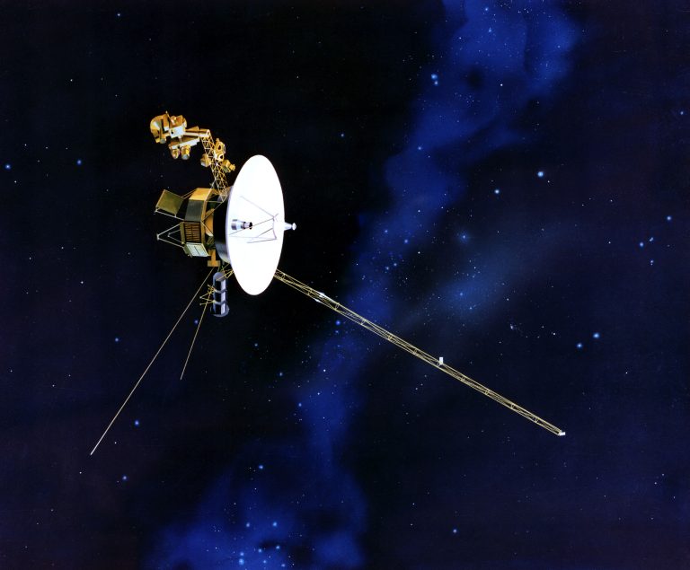 Voyager 1 ringer hjem etter fem måneder uten kontakt