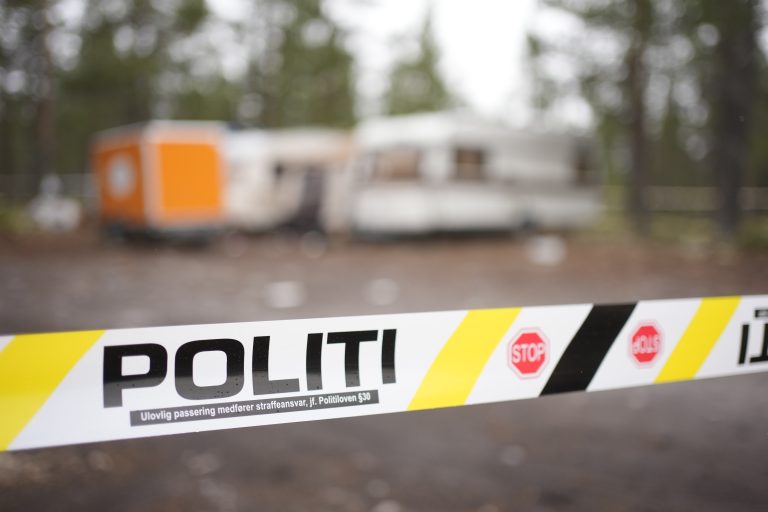 Fem personer funnet bevisstløse i campingvogn: – Fire kritisk skadd