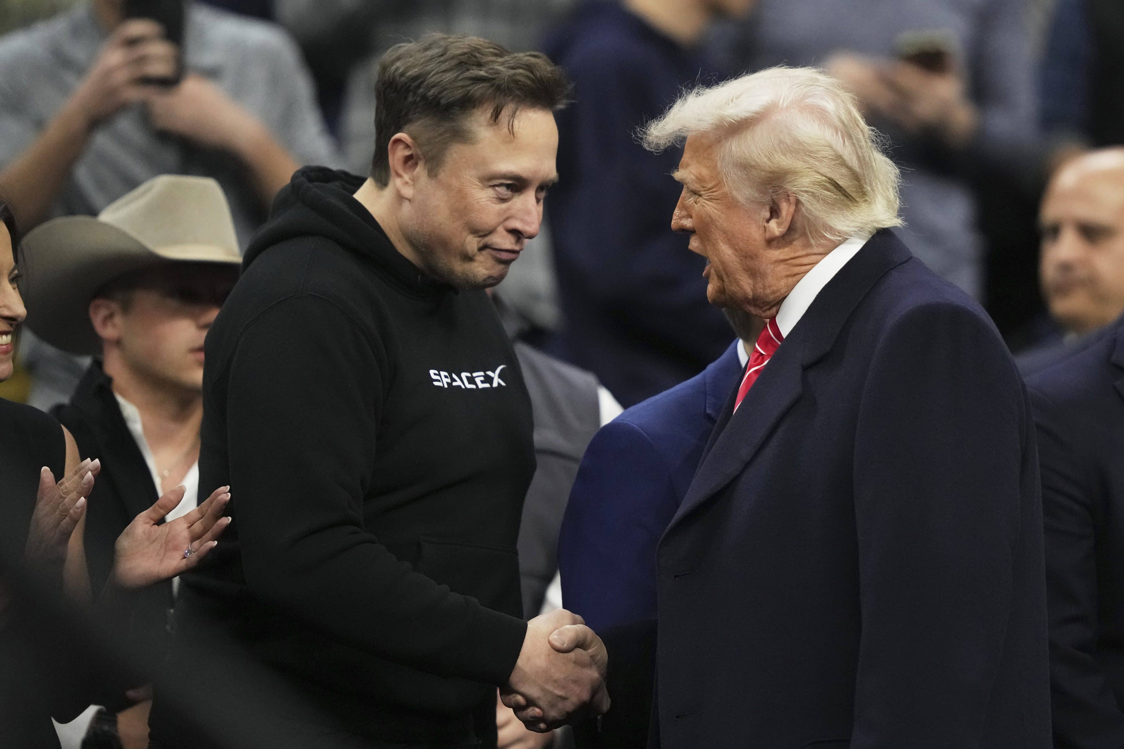 Elon Musk forlater offentlig tjeneste etter fullføring av DOGE-oppdraget