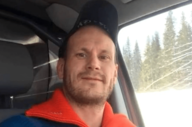 Kvinne tiltalt for øksedrap