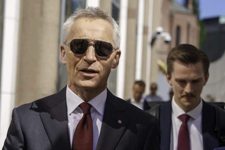 Stoltenberg advarer: Norge kan bli straffet fra 9. juli